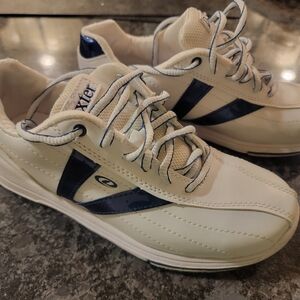Women's Cream and Blue Bowling Shoes, Size 6.5